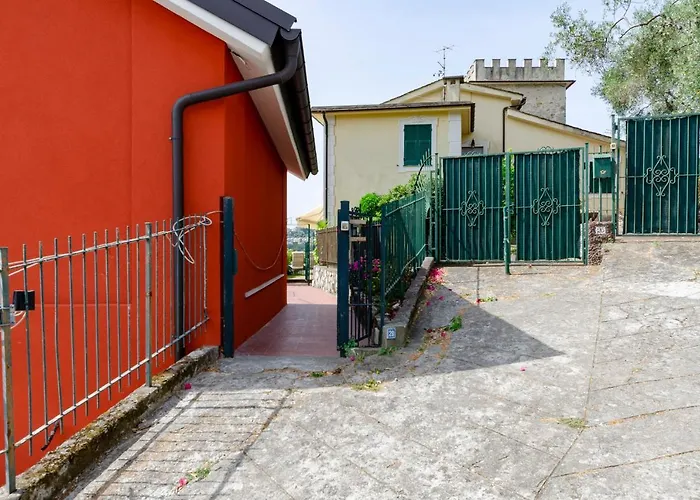Joivy Inviting Flat With Garden And Sea View In Lägenhet Rapallo