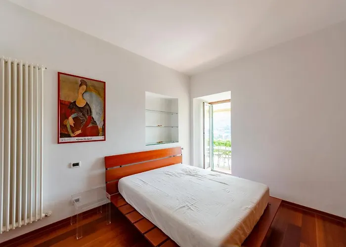 Lägenhet Joivy Inviting Flat With Garden And Sea View In