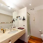 Joivy Inviting Flat With Garden And Sea View In Apartman