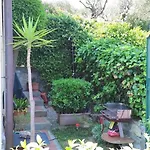 Joivy Inviting Flat With Garden And Sea View In * ראפאלו