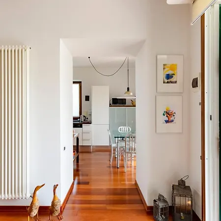 Joivy Inviting Flat With Garden And Sea View In Apartment