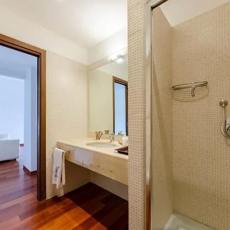 Joivy Inviting Flat With Garden And Sea View In アパート *