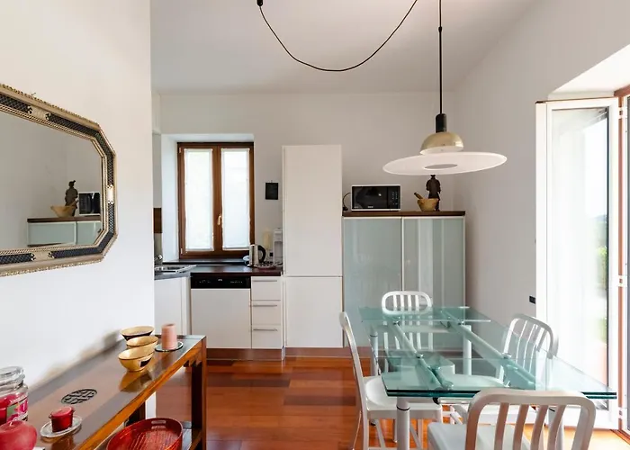 Joivy Inviting Flat With Garden And Sea View In Apartamento Rapallo