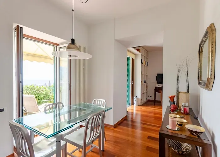 Lejlighed Joivy Inviting Flat With Garden And Sea View In