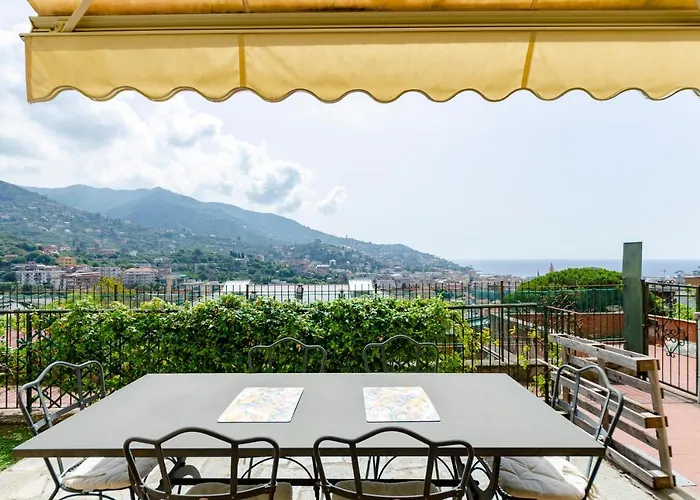 Apartmán Joivy Inviting Flat With Garden And Sea View In *