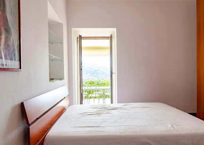 Lejlighed Joivy Inviting Flat With Garden And Sea View In