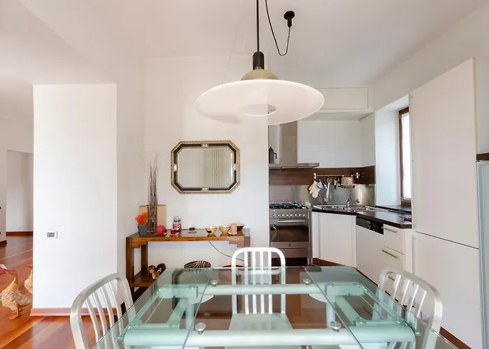 Lejlighed Joivy Inviting Flat With Garden And Sea View In